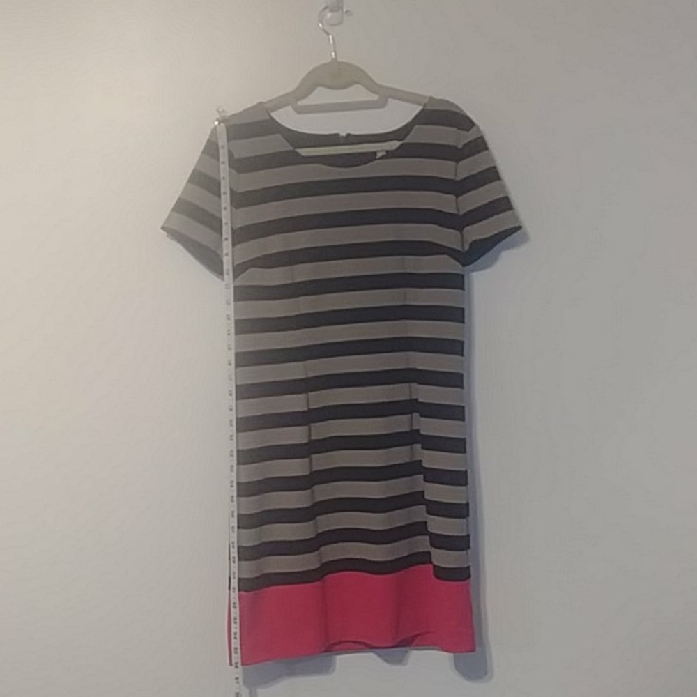 Short sleeve dress